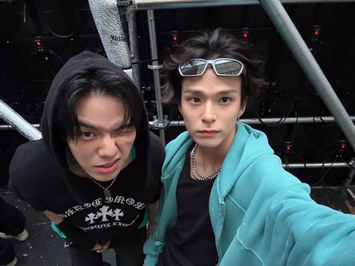 vvhiteconverse's tweet photo. 냐하 https://t.co/7EmwPhiXwU