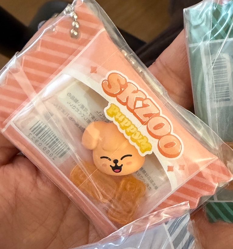 chipico322's tweet photo. SKZOO ストレイキッズ シャカっとチャーム&amp;グミ スキズ グミ 交換

譲）パピーム🐶

求）ジニレット🦙、リービット🐰

郵送（優先）>東京ドーム3日間手渡しで交換していただける方お願いします🙇‍♀️ https://t.co/uUmVdkizjQ