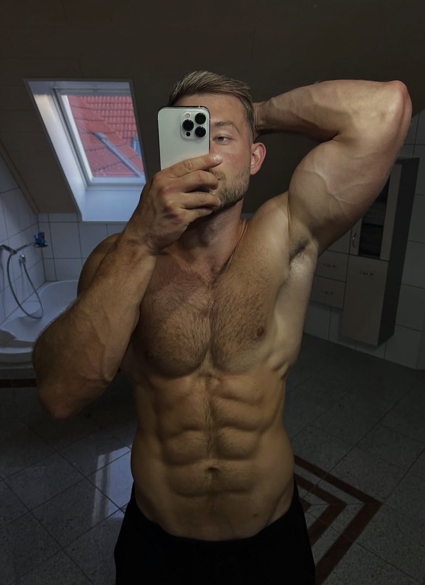 cashgodlucas's tweet photo. Admire a fucking god, I want all the financial submissives and cashslaves making tributes, you bitches 🐷

#findom #cashmaster #alpha #cashslave #financialsubmissive https://t.co/ZDWx8WaJAg
