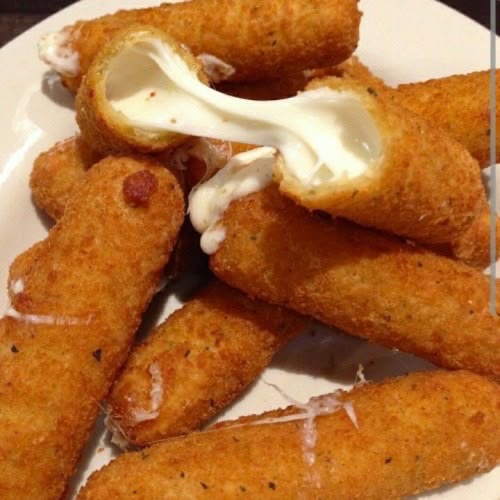 TSeemed's tweet photo. ౨ৎ⋆˚｡⋆mozz sticks or onion rings౨ৎ⋆˚｡⋆ https://t.co/8B5H4Mkj8I
