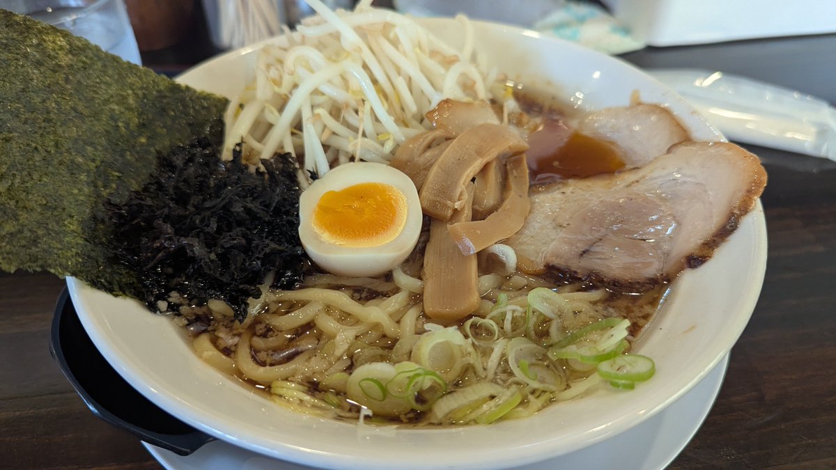 siyuro's tweet photo. 適当に見つけて入ったラーメン屋　長岡生姜ラーメン系でうまし https://t.co/mq8NewPAAR