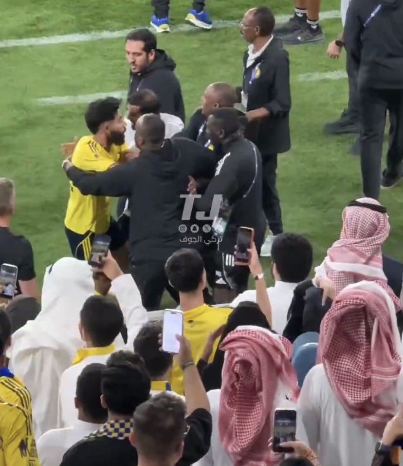 bird01421's tweet photo. @Tnfc1_ 😂😂😂😂😂 والله مو سهل والله ان ياكله التركي مو صاحي ذا المهايطي https://t.co/iAztvQlM3k