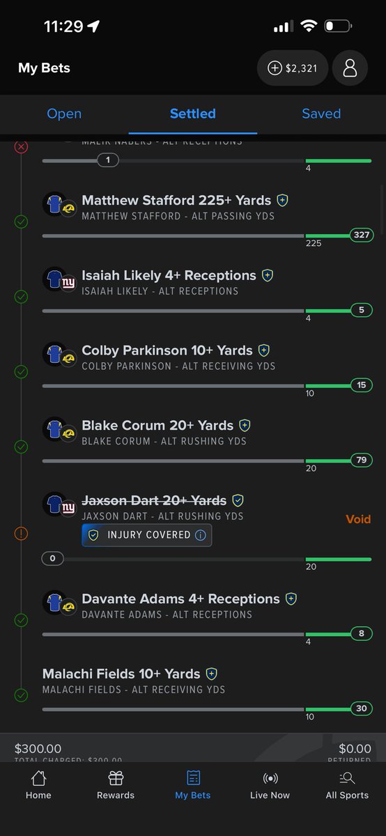 TONE_makeithpn's tweet photo. @sean_incredible Should’ve stayed out cooked  my lays had him for receptions on some and yards on other I was relieved when he got hurt to be honest then he came in to get locked down by mcduffie. https://t.co/uQ2mNJIp0n