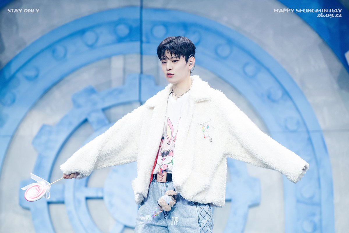 SEUNGM1NE's tweet photo. Members birthday wishes to Seungmin via 🫧🫠

🥟oh happy birthday dog
🐰🐷🐕 hbd^^
🐺Seungmin’s B-Day , Congrats on being half 52 years old https://t.co/fV4aCdRKgf