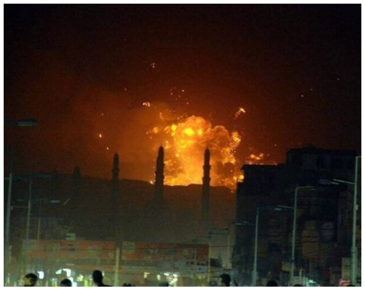 RyanRozbiani's tweet photo. Saudi Airstrikes Kill Civilians in Yemen

Saudi-led strikes reportedly hit Al-Mukha in Yemen's Taiz province, killing 6 civilians, including two children and a woman.

Another 8 people were reportedly injured, including a child and a woman.

Hizam al-Assad a member of the Ansar Allah political bureau: 
With God's help, our armed forces are engaged in a decisive battle with the Saudi enemy regime. The EXPANSION of the conflict will necessitate expanding and diversifying the options for choosing targets.