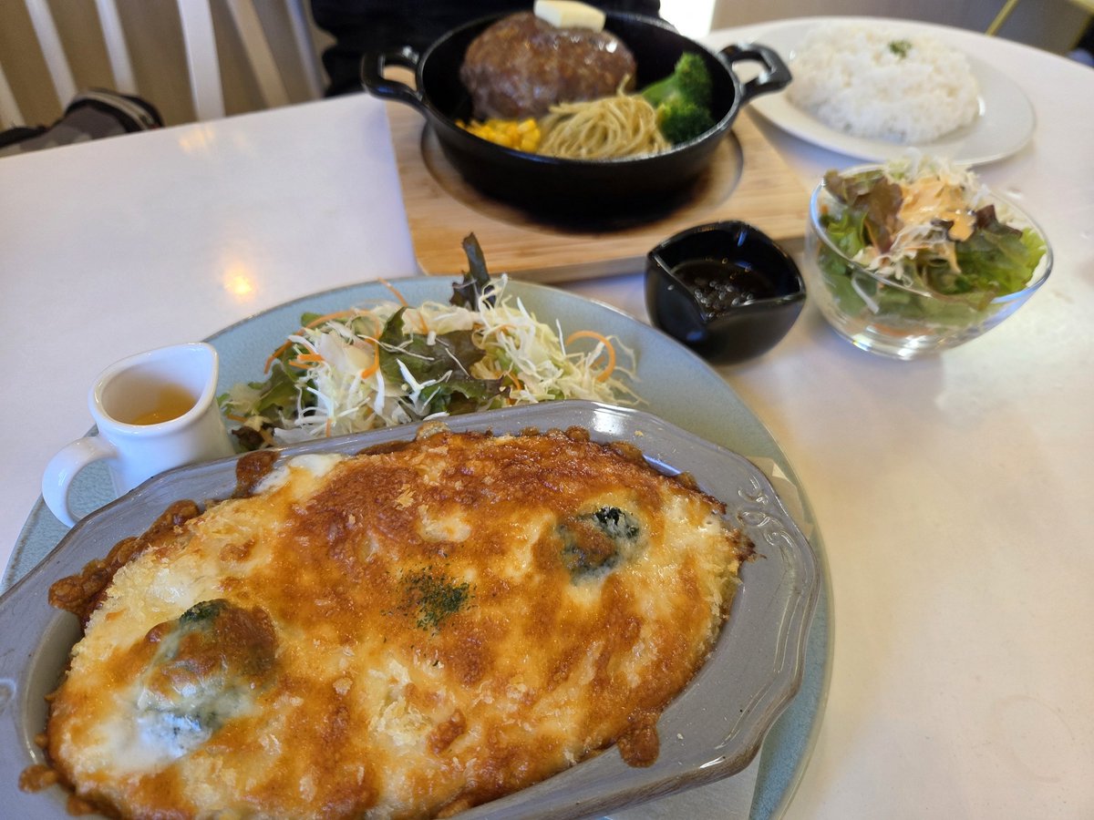 mirin222's tweet photo. うんまぁ(*´ч`*)♡
今日はドリア(*´˘`*)♡

飲むモンブラン、めちゃくちゃデカイ( * ॑꒳ ॑*)

 #hanecafe
 #熊野
 #アポロベース熊野支店
 #アポロベース
 #Apollogic
 #アポロ児 https://t.co/OIRwwtdE2c