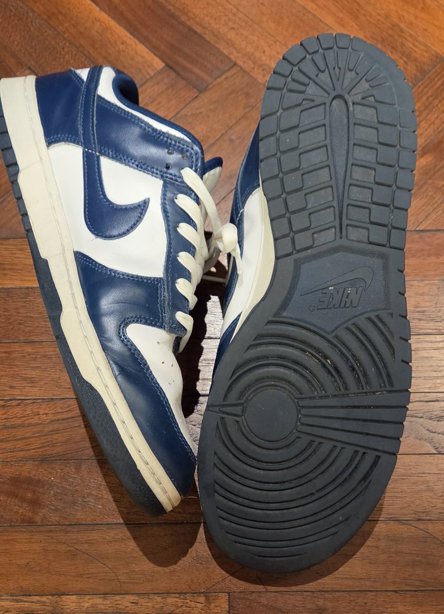 sneaker_sho's tweet photo. AJ1に比べるとDUNKは土踏まずの所が細い https://t.co/lrwFYFLnYp