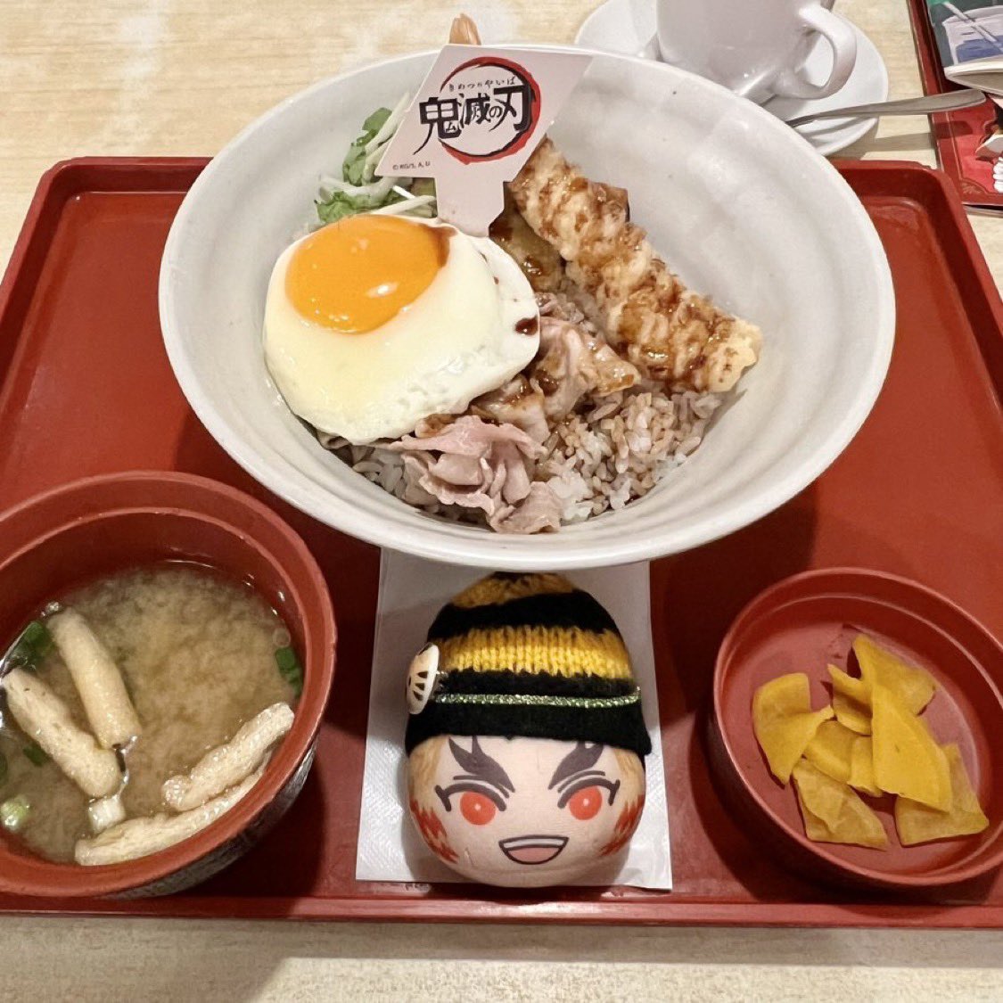 m_wakyanga's tweet photo. 豚丼のタレがニンニク入って濃厚‼️
ジョイカフェフリーパスも残り数日か…めちゃ有り難い🙏 https://t.co/wbiY9l7mjH
