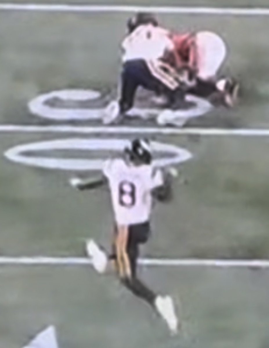 TheSignalCaller's tweet photo. In football, excitement is infectious. And so is contact. My favorite part of this big hit by Nick Taylor is Kamari Wilson’s reaction. Defenses that get this jacked up over their teammates burying guys in the turf can grow to become very dangerous. https://t.co/pVyoPeUoSn