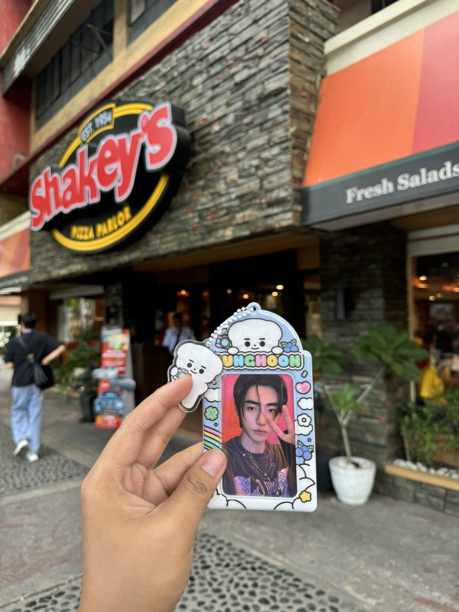 wonniechy's tweet photo. this is me last 2024... all for singco and law 🥹☹️💝 (kamiss din pala talaga mag-aral ano😭) https://t.co/bZMz2vPG7b