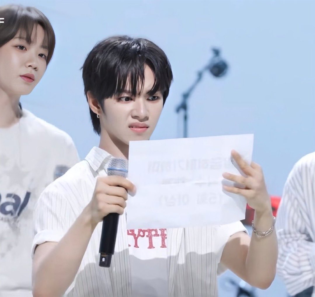TessaNameless's tweet photo. Focus on YOU Starflares🌟❤️‍🔥

Y- Yourself
O-Our Bias JL
U- US the Solo fandom

Pause and Recover!
Let’s heal together!

Chill po lahat! Awa na lang!

JL CENTER

#JL #제이엘
#AHOF_JL #아홉_제이엘
#AlwaysWithJL https://t.co/eaVsSvqkQV