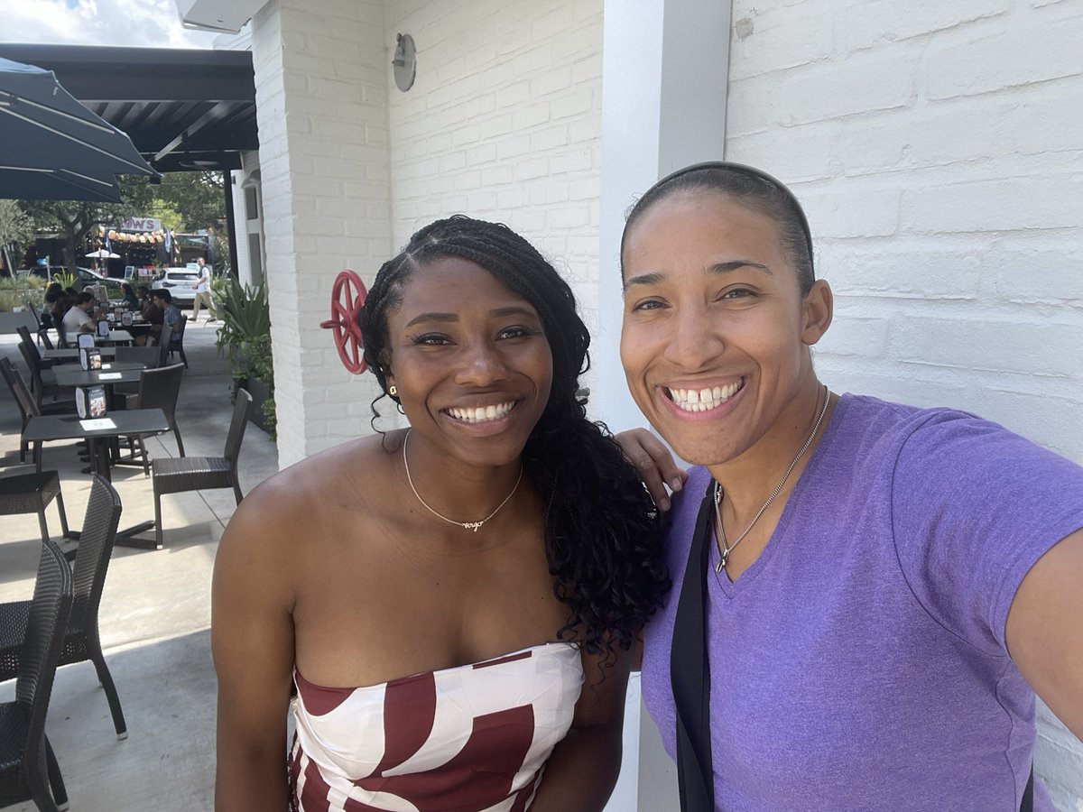 ChristinaJamer4's tweet photo. Can’t let the day go by without wishing my dear friend @coachjacksoncam a happy birthday! Here’s to another year filled with blessings! Love ya Sis!🥳🎂 @THSCAcoaches #ROCKLife https://t.co/ORYtaYEIDZ