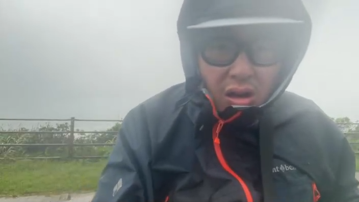 ytranking's tweet photo. 石川典行、台風配信で海にさらわれかける
「マジで死ぬかと思った」と動揺、帰宅後に謝罪

▼記事
https://t.co/PUX1mhnqj7

・千葉県の犬吠埼から台風25号の実況配信を実施
・遊歩道で大波が直撃。画面は真っ白になり「うわー！」「死ぬ―！」と絶叫
・帰宅後には「危ない場面があったこと、お詫びします。次回はより一層気をつけます！」と謝罪