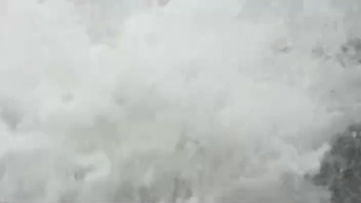 ytranking's tweet photo. 石川典行、台風配信で海にさらわれかける
「マジで死ぬかと思った」と動揺、帰宅後に謝罪

▼記事
https://t.co/PUX1mhnqj7

・千葉県の犬吠埼から台風25号の実況配信を実施
・遊歩道で大波が直撃。画面は真っ白になり「うわー！」「死ぬ―！」と絶叫
・帰宅後には「危ない場面があったこと、お詫びします。次回はより一層気をつけます！」と謝罪