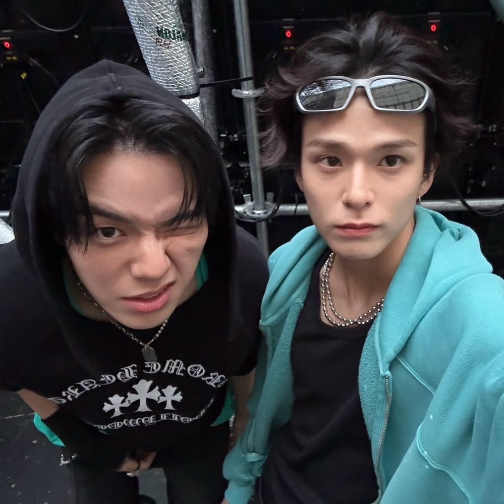 jaehyukified's tweet photo. i see no difference https://t.co/zfxC45b4Dd