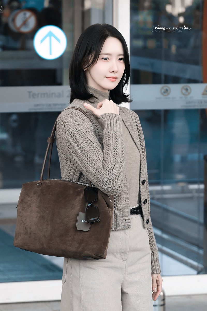 YoongYoongs_cn's tweet photo. 260922 Incheon Airport🛫
🫶🫶🫶
#LimYoonA #임윤아 #YoonA #윤아
#milanfashionweek
#maxmare https://t.co/NSRusrV1GT