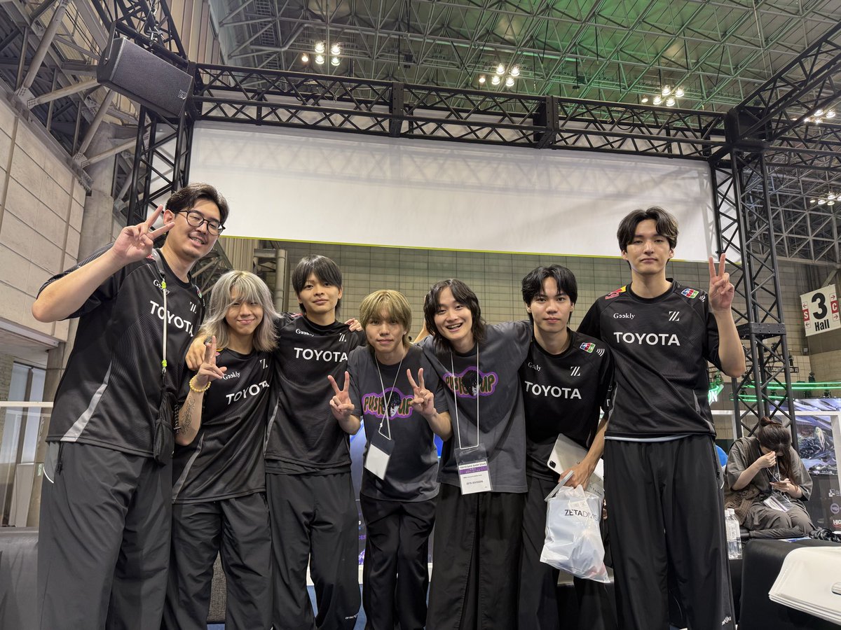 YAPIMARU_GAMES's tweet photo. 遅くなったけどTGS来てくれた人達ありがとうございました！
次こそはもっとしっかりMCできるように頑張ります！

またみんなでブロスタしよう！！ https://t.co/rHRoB5aQq9