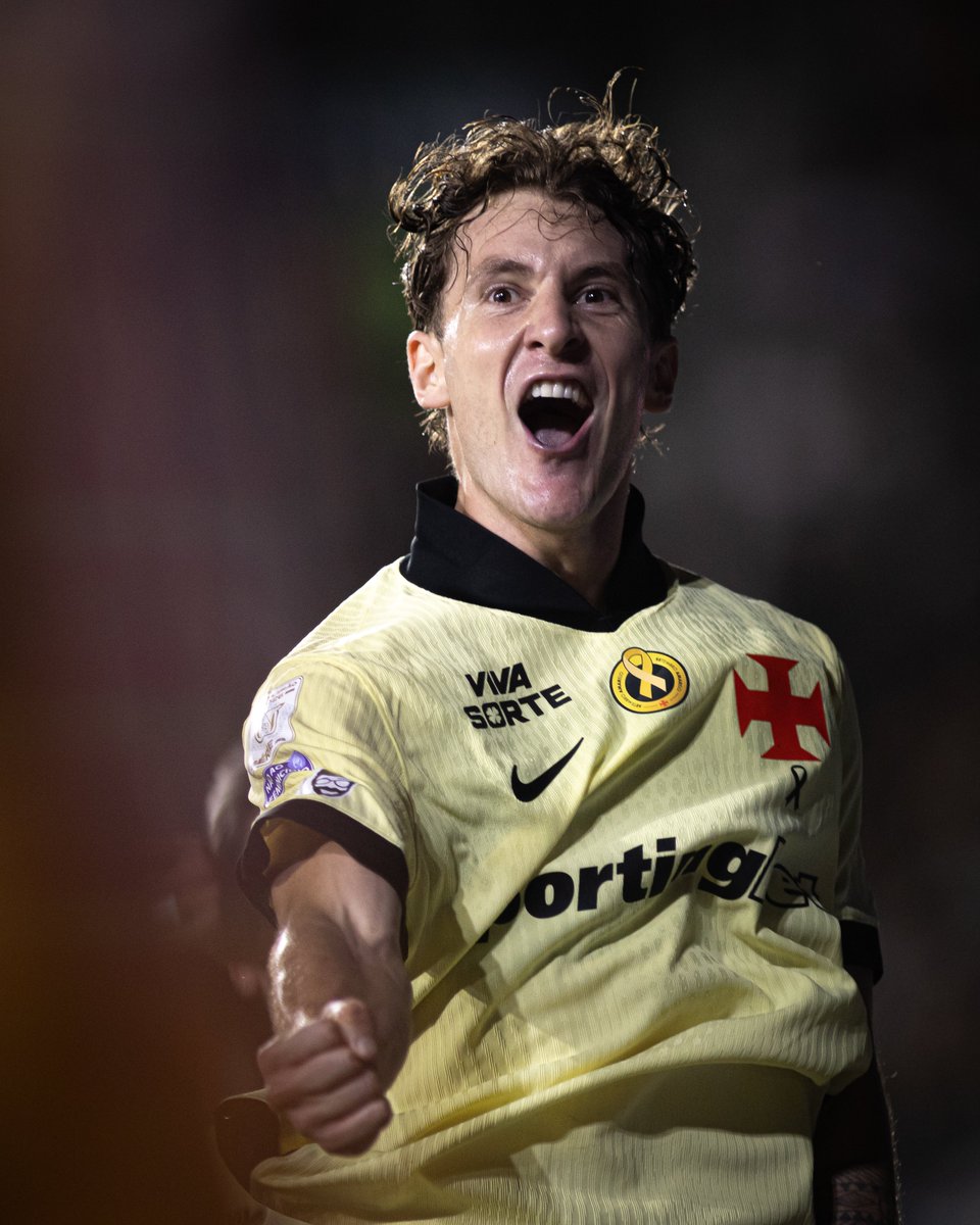 NewsAlmirantee's tweet photo. A chance de Facundo Colidio conseguir uma liberação para atuar na Copa Sul-Americana é zero.

O atacante realmente está fora das partidas da competição.

🗞️: @AVascainos 
📸: Matheus Lima | Vasco https://t.co/cPWTjMcC90