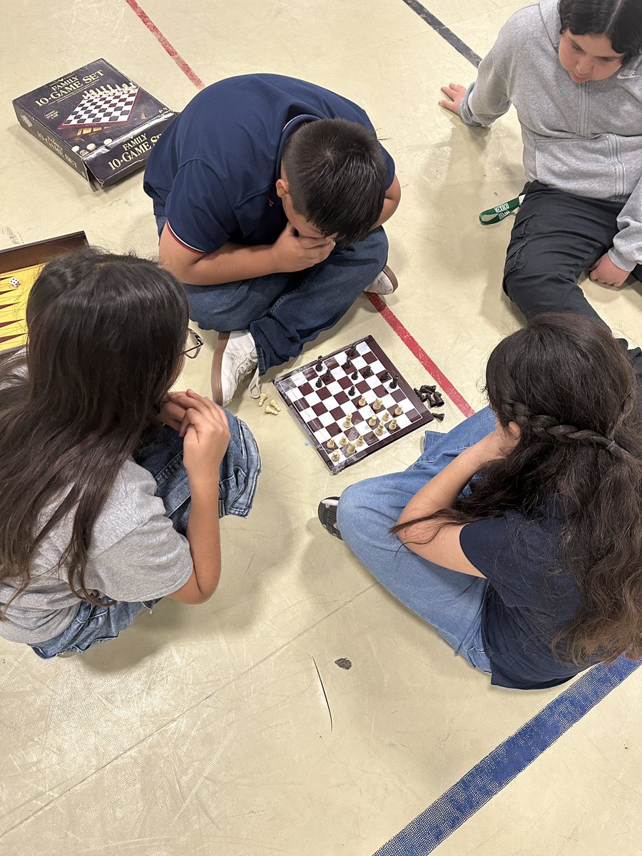 VVicencio_CMS's tweet photo. PE Game Day Lounge!
#ClarkePE 
@A_Espinoza_CMS @dprieto_cms @WalterEClarkeMS https://t.co/50ZUZ0HQUs
