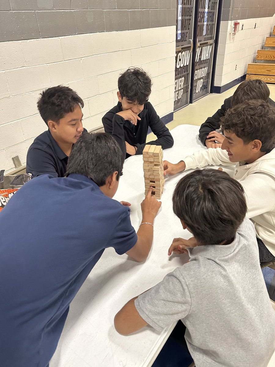 VVicencio_CMS's tweet photo. PE Game Day Lounge!
#ClarkePE 
@A_Espinoza_CMS @dprieto_cms @WalterEClarkeMS https://t.co/50ZUZ0HQUs