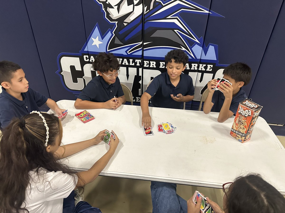 VVicencio_CMS's tweet photo. PE Game Day Lounge!
#ClarkePE 
@A_Espinoza_CMS @dprieto_cms @WalterEClarkeMS https://t.co/50ZUZ0HQUs