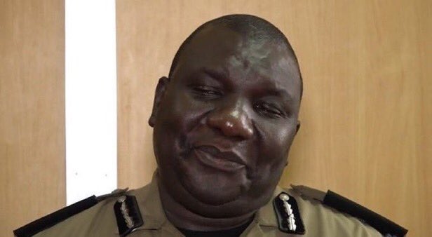 RealEpitomeUg's tweet photo. Kanzanye ka aviator as I go for work 😂 https://t.co/UilUGIhGUB