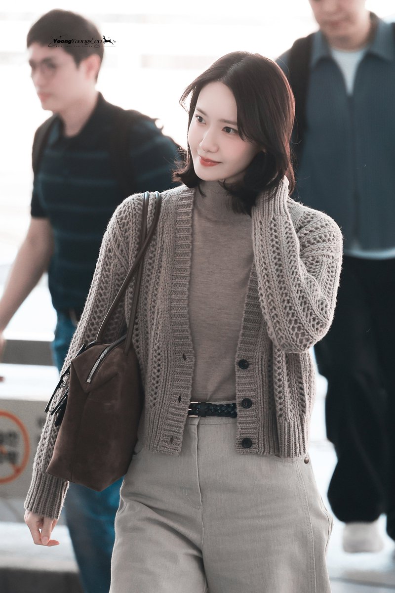 YoongYoongs_cn's tweet photo. 260922 Incheon Airport🛫
Safe flight🥰
#LimYoonA #임윤아 #YoonA #윤아
#milanfashionweek
#maxmare https://t.co/ZAyLV81VM4