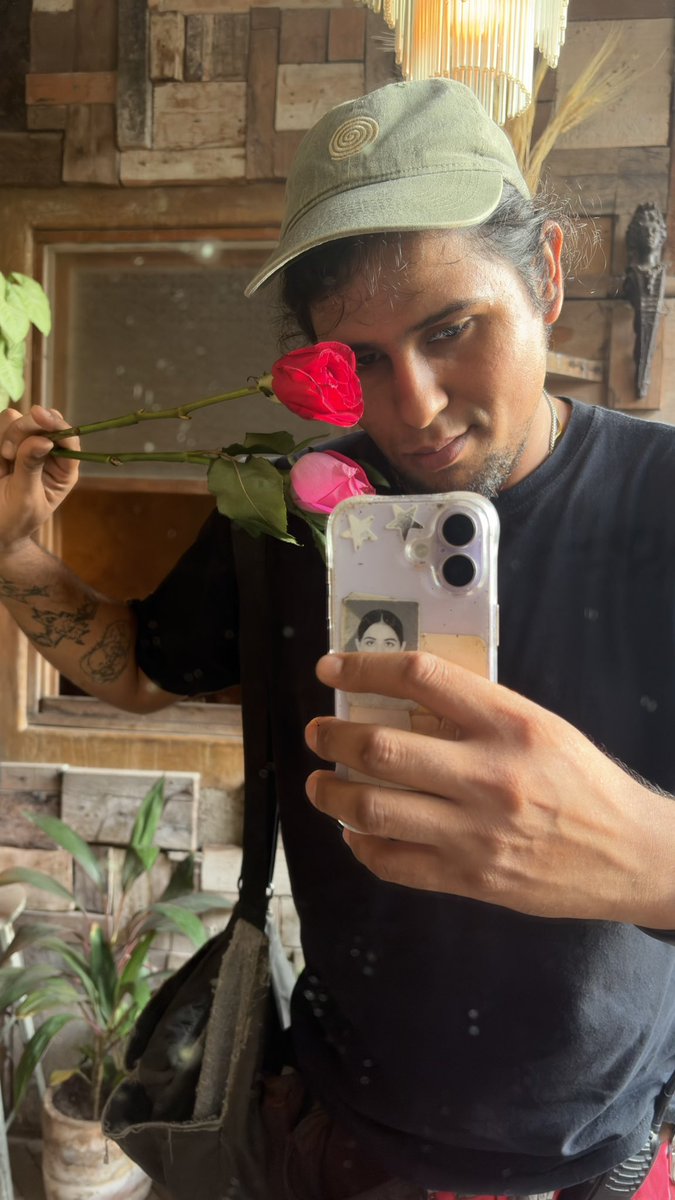 marzoferrer's tweet photo. 1 rosa para otra rosa https://t.co/YQ5xJkGEfG