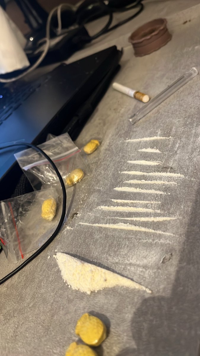 scathub56's tweet photo. Madrugada longa #drugtwt #drugstwt #coketwt https://t.co/PFlgP3Hm0b