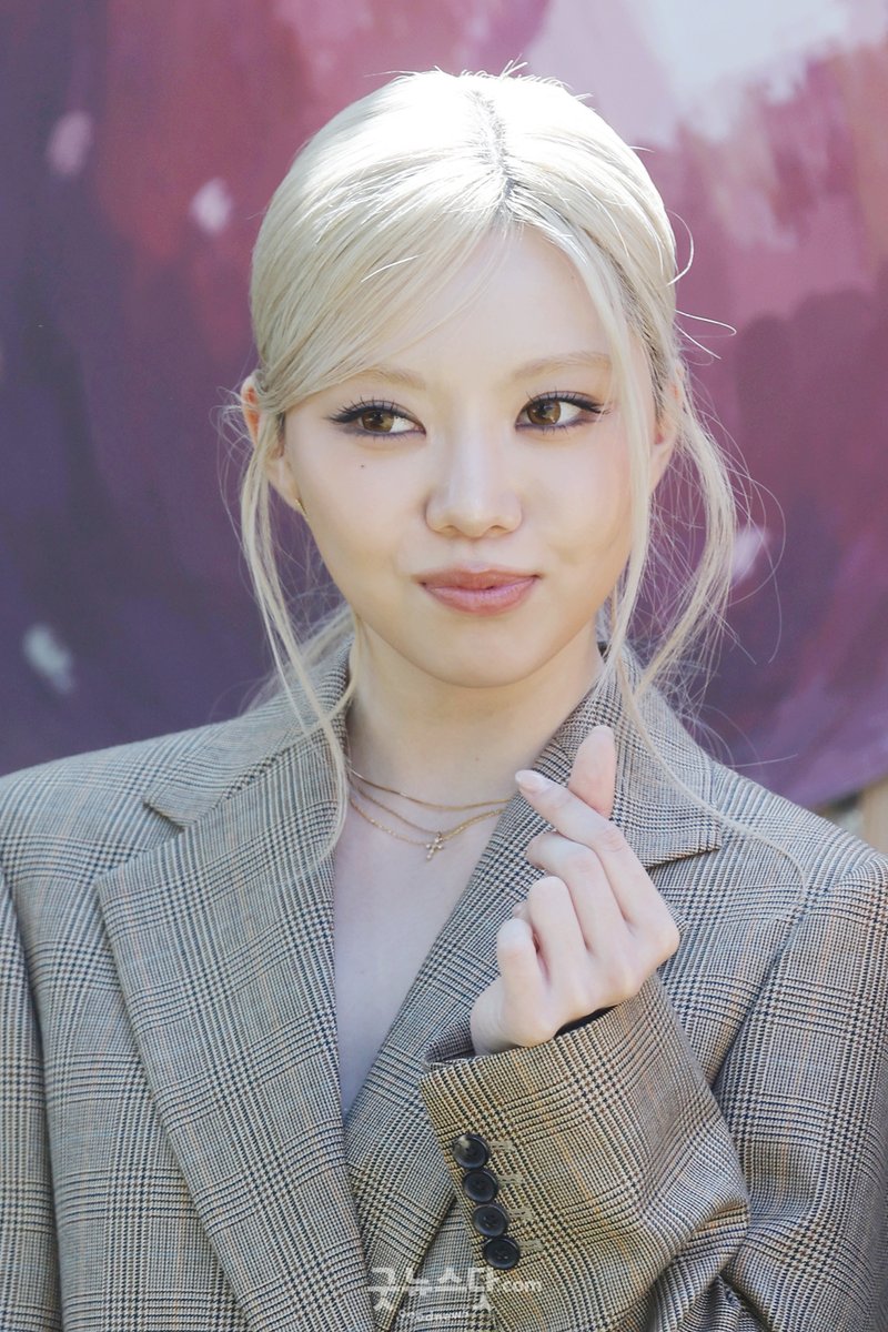 9oodnews's tweet photo. 올데이프로젝트 베일리, 매력 미소 머금고
More content here: https://t.co/DlSt2KUuPB
#베일리 #올데이프로젝트 #ALLDAYPROJECT #굿뉴스닷컴 #덕샷 #최애사진 https://t.co/m6cH9qRy8O