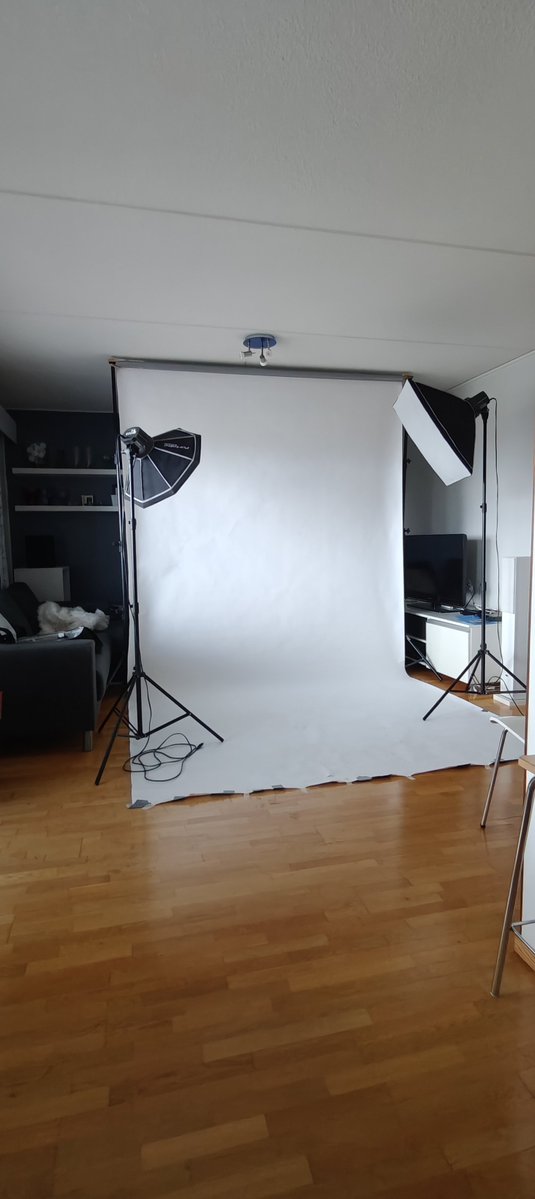 l4t3_86's tweet photo. Studiokuvauksia pukkaa. #studiophotography https://t.co/tDDYFga9b5