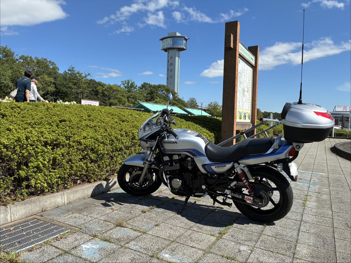 JM1MKR's tweet photo. 今日は久しぶりのオートバイ🏍️モービル📡
@7n4mzz_  TNX FB QSO😆
#アマチュア無線
#ハックワン無線 https://t.co/rKqXuCyBuR