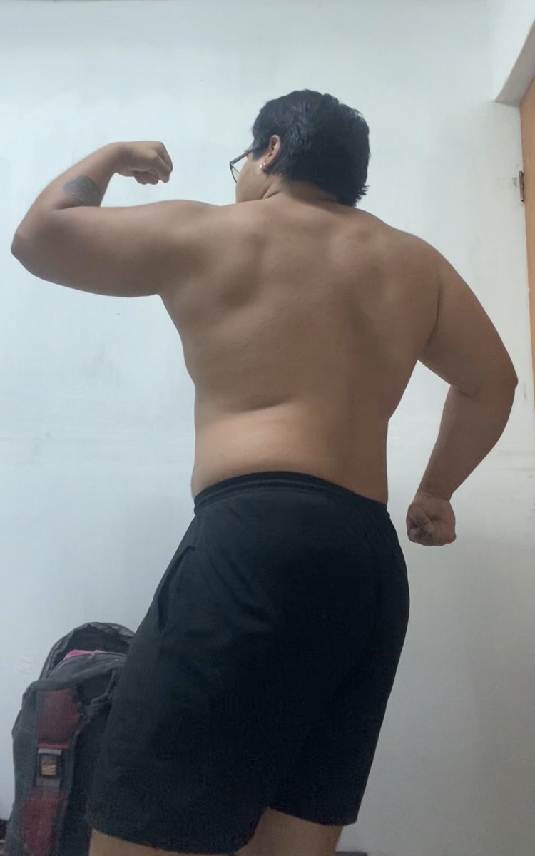SchnitzelV12's tweet photo. Dream body physique 😮‍💨
Lento pero seguro 🙂‍↕️☝🏽 https://t.co/ZMaED4r4IF