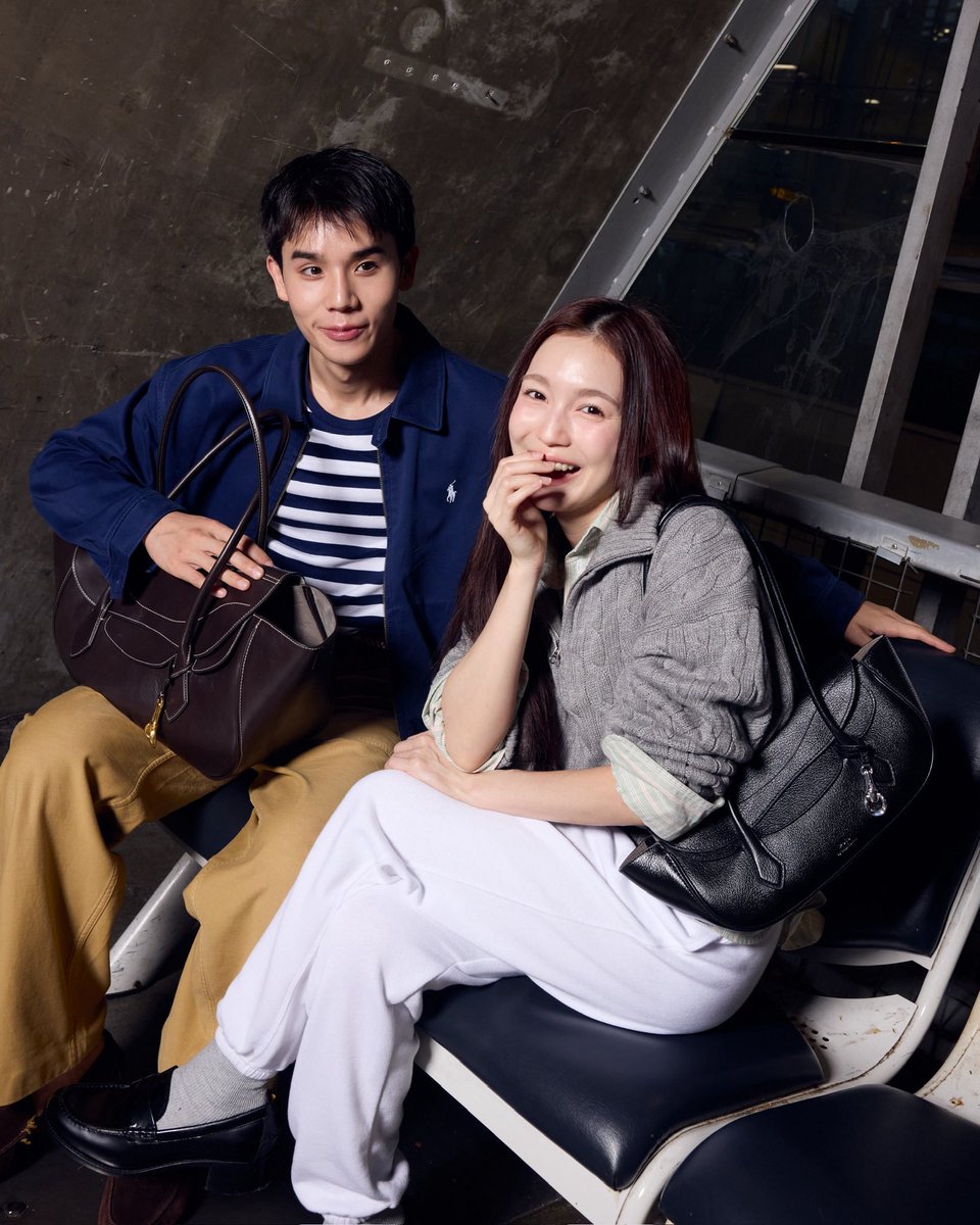 mstarnewsth's tweet photo. ‘จิมมี่ จิตรพล’ และ ‘เลิฟ ภัทรานิษฐ์’ เตรียมออกเดินทางสู่กัวลาลัมเปอร์ ประเทศมาเลเซีย เพื่อร่วมเฉลิมฉลองการเปิดตัวช็อปใหม่ของ Ralph Lauren และ Ralph’s Coffee ณ Suria KLCC  กัวลาลัมเปอร์

#RalphLauren 
#RalphLaurenMY 
#ThePoloBlaze
#jimmyyjp
#loverrukk https://t.co/P7mT7E6j3h