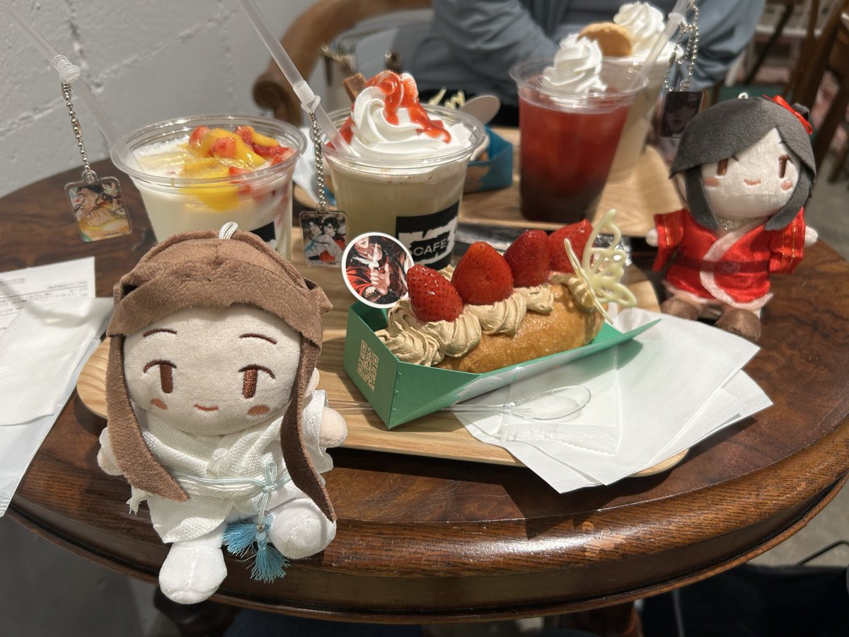 pu_0921's tweet photo. 天官賜福カフェ行ってきた
めっちゃいい感じのところで
フードもドリンクもおいしかった😊😊 https://t.co/TDFek6dlzm
