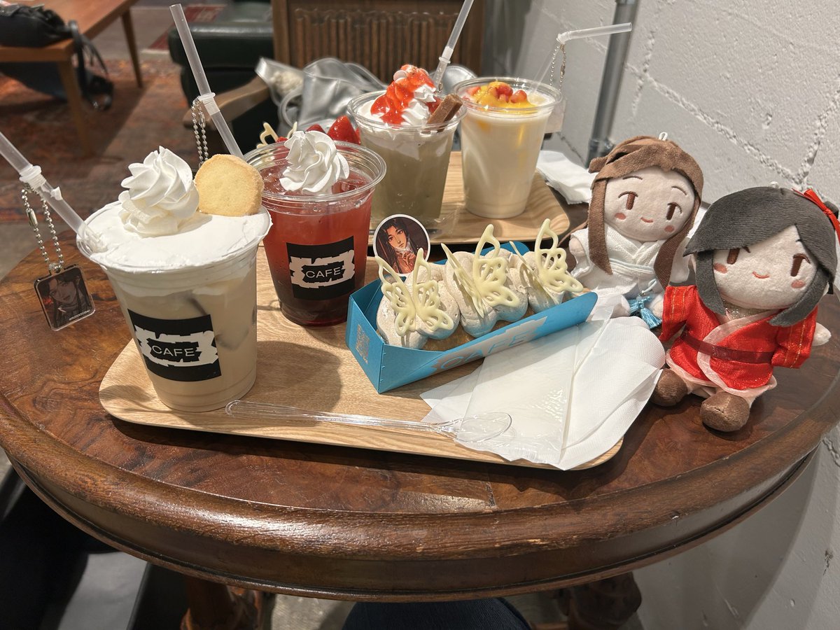 pu_0921's tweet photo. 天官賜福カフェ行ってきた
めっちゃいい感じのところで
フードもドリンクもおいしかった😊😊 https://t.co/TDFek6dlzm