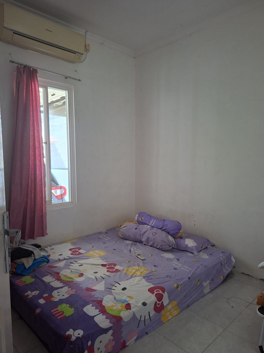 sellaselai's tweet photo. DIKONTRAKKAN RUMAH–DEKAT UNDIP TEMBALANG

📍 Perumahan Bulusan Continental Residence, Bulusan Selatan, Tembalang

Spesifikasi:
• 2 Kamar Tidur
• 2 Kamar Mandi
• Ruang tamu luas
• Dapur
• Air PDAM, lancar
• Listrik 900 Watt
• 1 AC ½ PK
• Semi Furnished : Kasur, Rak, Kulkas https://t.co/Yn8BIRnBre