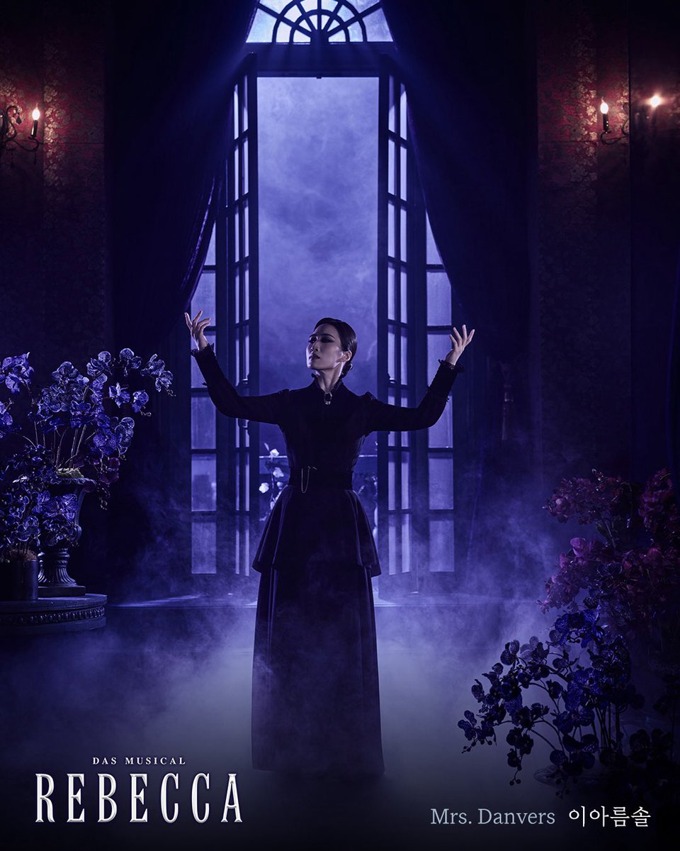 emk_musical's tweet photo. 𝟐𝟎𝟐𝟔 𝐌𝐮𝐬𝐢𝐜𝐚𝐥 𝐑𝐄𝐁𝐄𝐂𝐂𝐀
⠀
𝐌𝐫𝐬. 𝐃𝐚𝐧𝐯𝐞𝐫𝐬
댄버스 부인 #이아름솔

완벽함을 넘어선 최고의 뮤지컬
#뮤지컬 #레베카
2026.11.24~2027.3.14 충무아트센터 대극장 https://t.co/1bJM6xAh3T