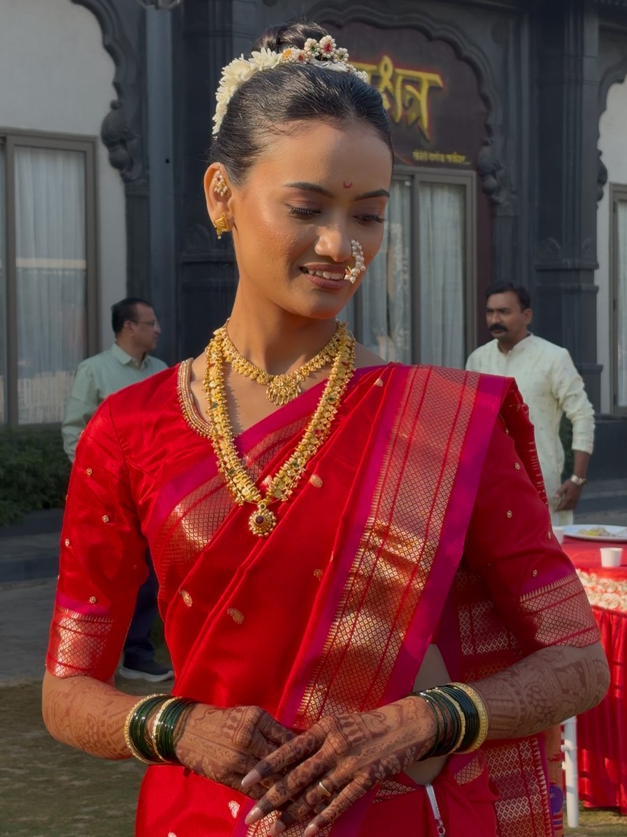 JennellLeeb8wl's tweet photo. Bride @_vaishnavideshpande
MUA @styleby. diva
Hair @makeupbykomal_kolhapur
Blouse @madhus_ladies_tailor_
Jwellary @pngjewellers
Kolhapuri Saaj @sonchafa_kolhapur
•
•
•
•
•
• https://t.co/KWMPPMWBS1