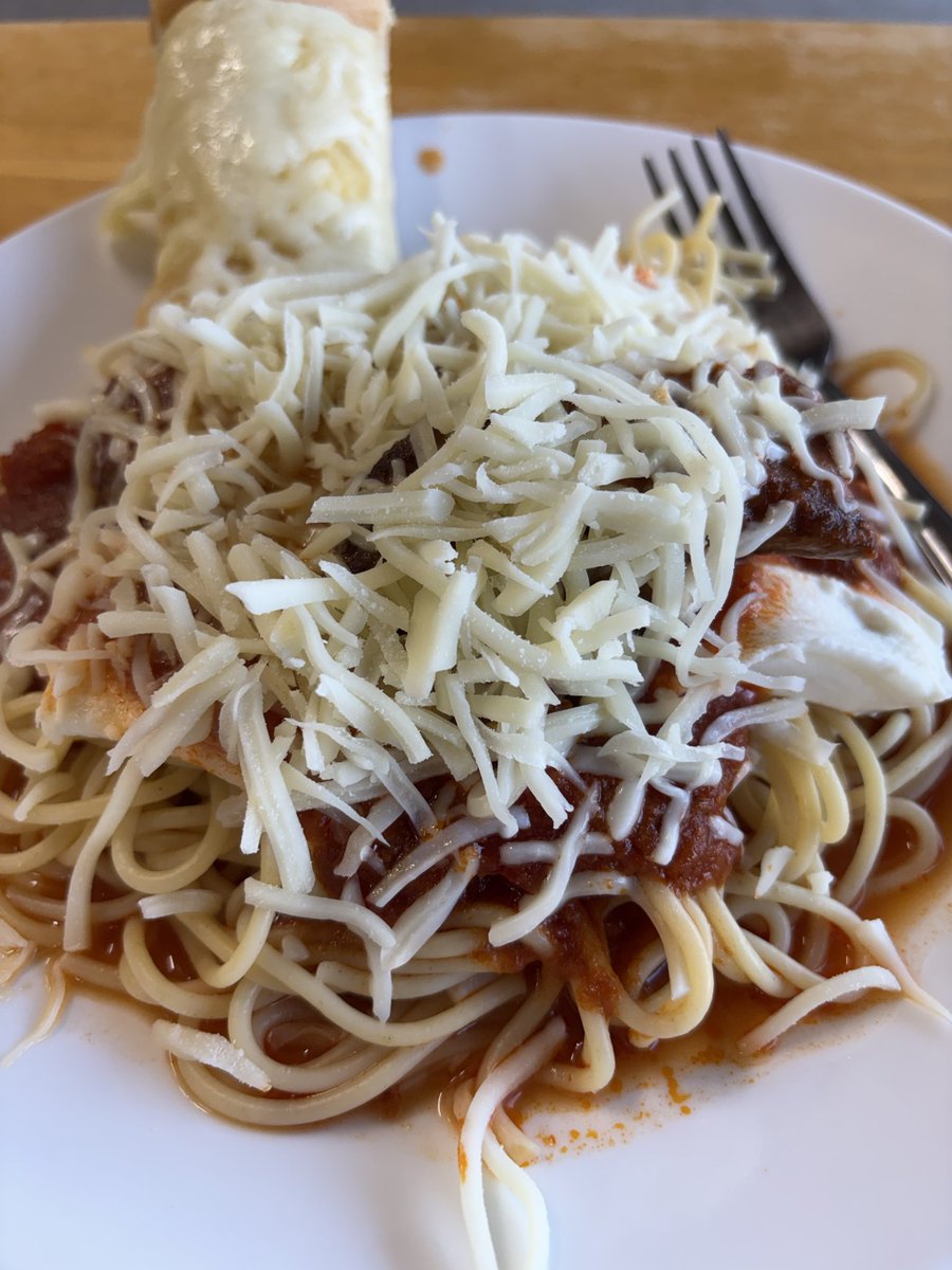 nickieshowedup's tweet photo. Pasta with beef rib meat sauce with ricotta and mozzarella called. I had to answer https://t.co/6S5DEC1Ibt