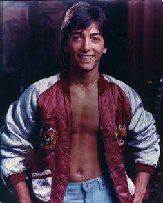 merlinpapin3's tweet photo. On souhaite un Bon Anniversaire à #ScottBaio qui a 65 ans début dans Bugsy Malone d'Alan Parker puis vedette avec Happy Days , puis vus dans les films Skatetown, Ca Plane les Filles, Vacances en Enfer , Cursed et la série La Fête à la maison
--------
@FredOL69007
❤️si vous aimez