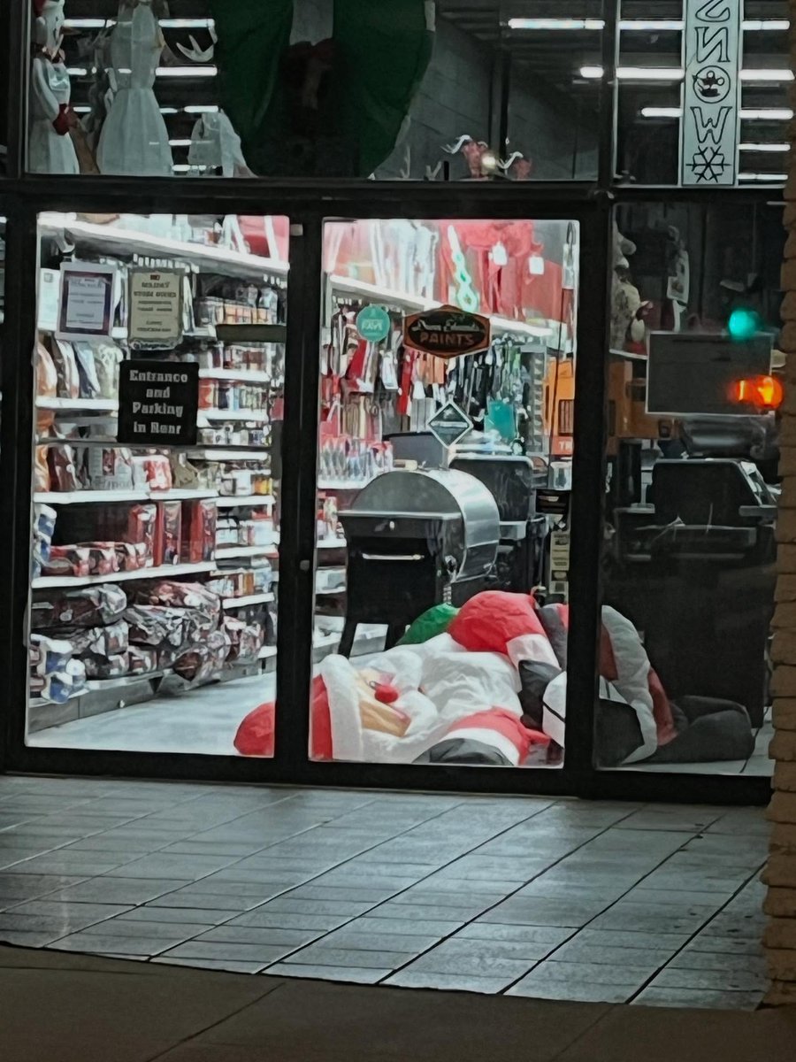 OnenErhan's tweet photo. Guys… Santa seems to have fallen…. And…. You know. https://t.co/NyP5Tbwy0Q