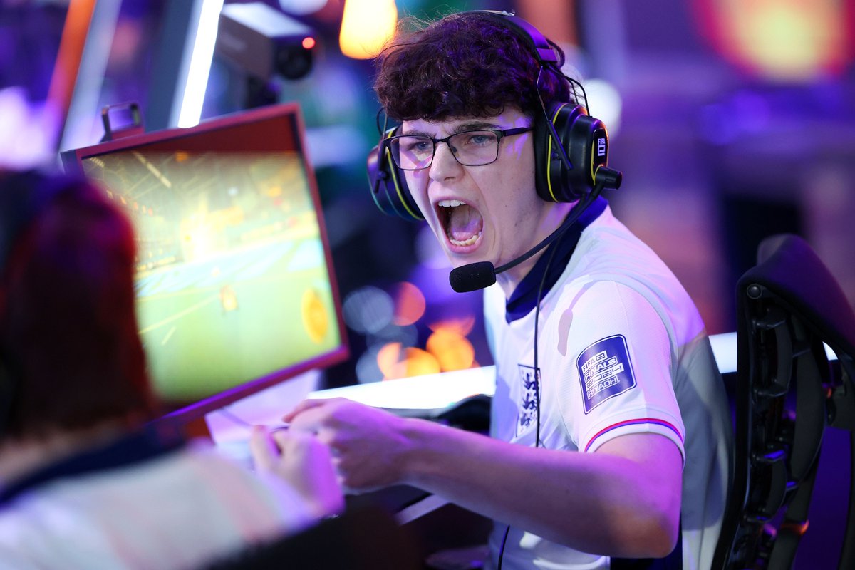 belleairballer's tweet photo. Who are some of the best players in the RLCS who didn't compete at the World Championship? https://t.co/Pv4StFGMOU
