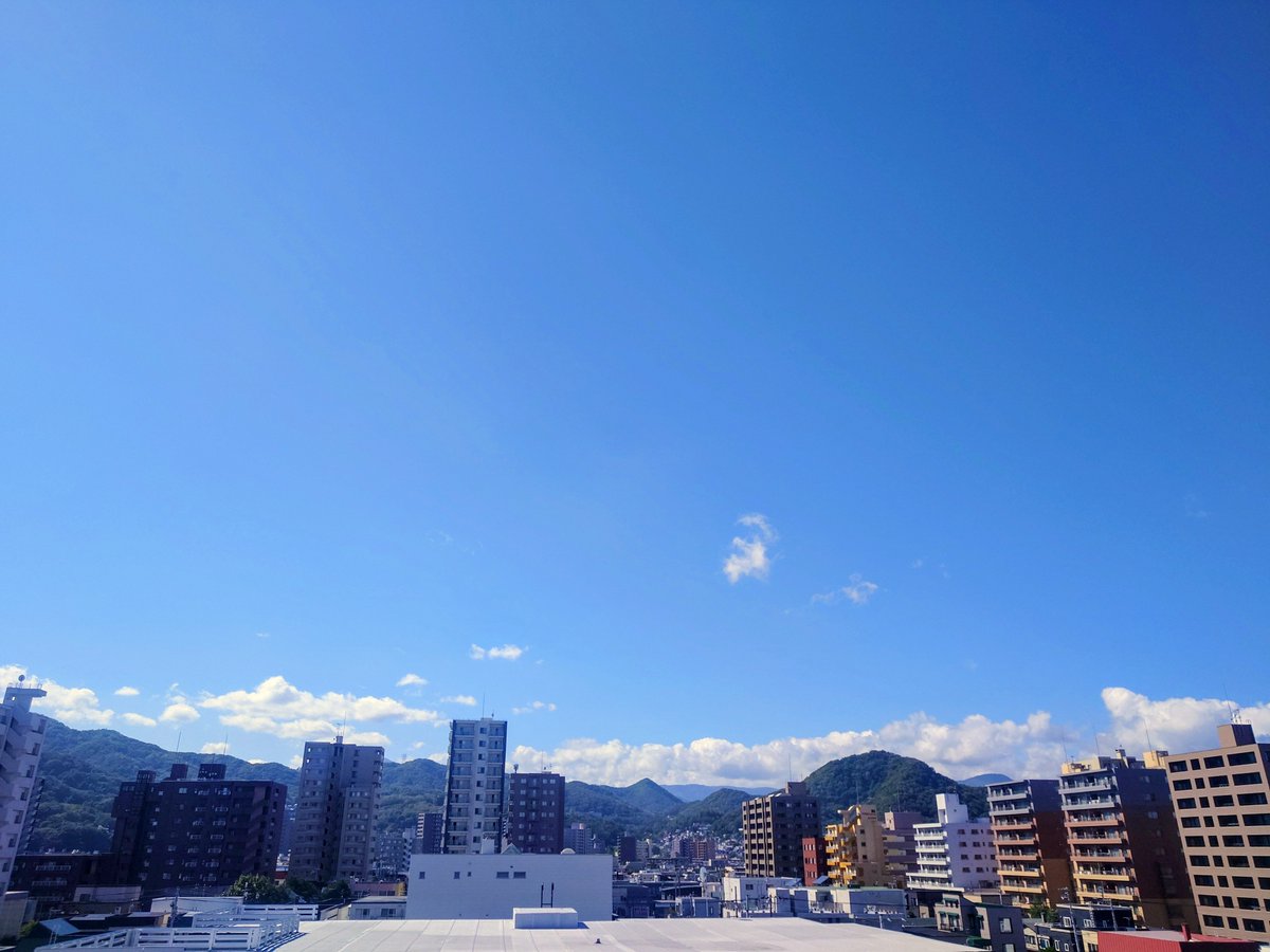 miikotokeisuke's tweet photo. 9月22日(火)
天高く
札幌は晴れ☀️
#柏林公園まつり
生憎の空模様☔
でしたが…
「歌謡ショー」
の頃には青空が!!☀
さすが!!
#惠ちゃん💖
いや
#青空のぼる君🥰
今では
全道に青空が広がっています☀
27日CSTBSチャンネル１
放送
#黒フェス
惠ちゃん登場シーン
WEBリポから推測して
10番目辺りかな？😍 https://t.co/vX8BEfA1yv