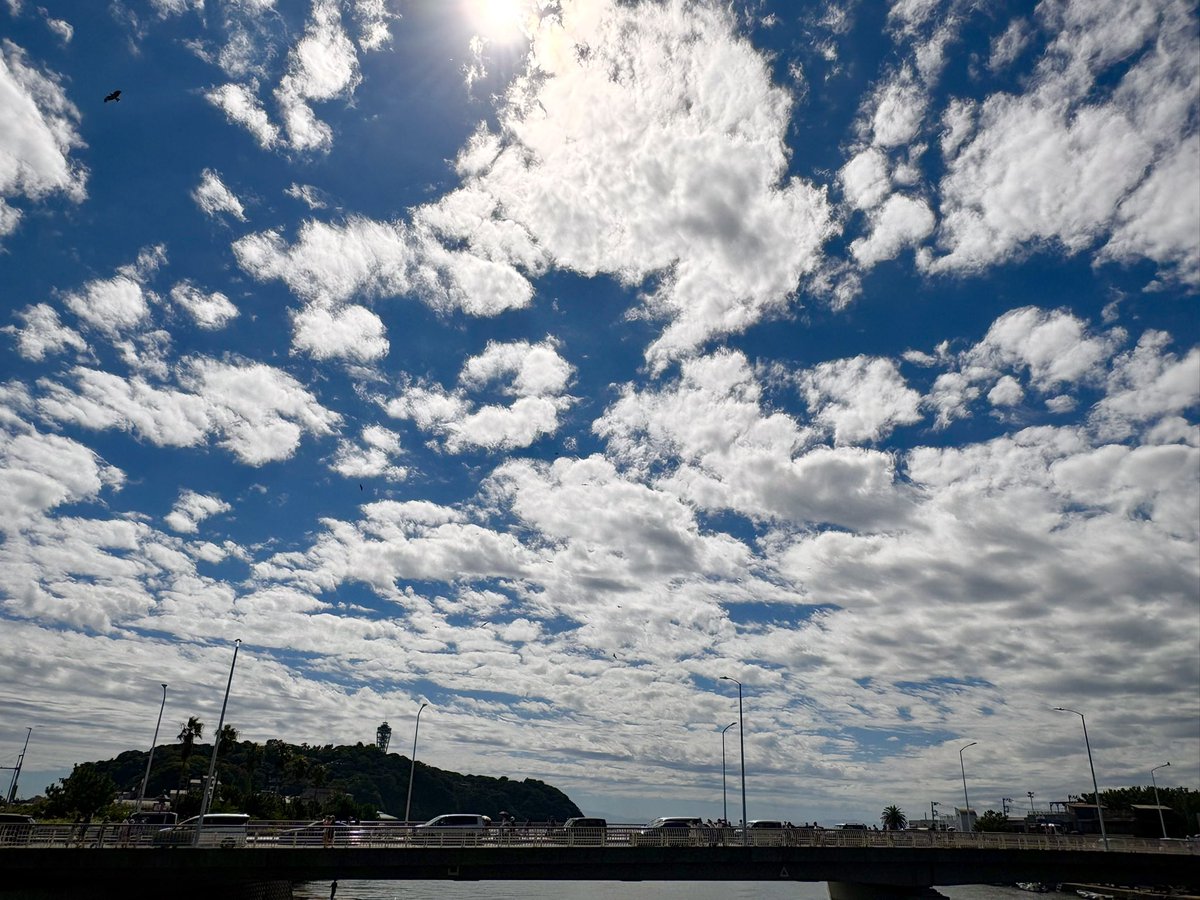 5p1lu's tweet photo. 台風の後だからか、空がすごい https://t.co/gflZarokF2