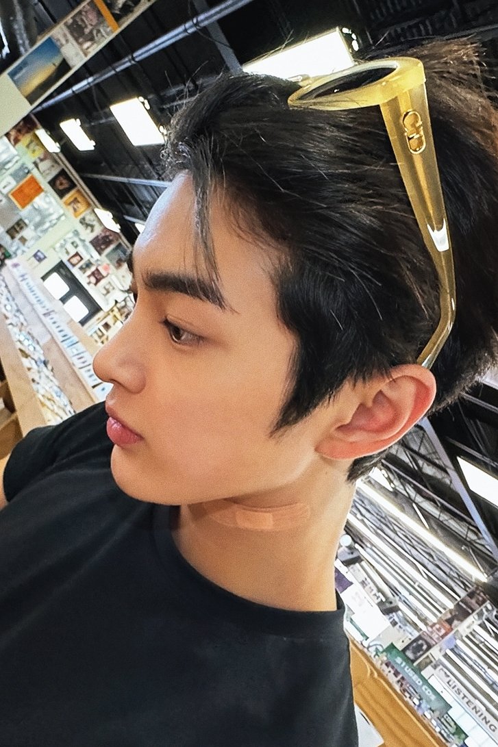 keonhoguide's tweet photo. the craziest side profile to ever exist >> https://t.co/IlDSpSP1wt