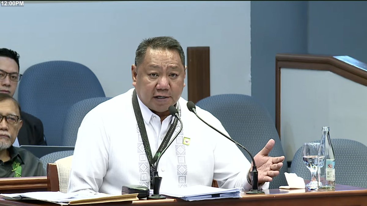 PhilippineStar's tweet photo. ‘DAPAT SANA ALAM NIYA BILANG MATAAS NA OPISYAL’

Securities and Exchange Commission lawyer Gerardo Del Rosario responds to Senator-judge Raffy Tulfo’s question of whether public officials mentioned in Article VII, Section 13 of the Constitution should divest from companies.

“Kung ang opisyales na ito ay magtayo ng kumpanya o maging parte ng kumpanya, wala po kaming guidelines on that na dapat namin siyang i-report sa OP, sa Senate, sa House, o sa judiciary, o sa Ombudsman to flag ‘yung mga taong ‘yun, ‘yun po ‘yung wala kaming guidelines,” he said on Tuesday.

“Pero ‘yung sa tanong niyo po ngayon kung dapat siyang mag-divest, malinaw naman po sa batas na merong prohibition na dapat sana alam niya bilang mataas na opisyal ng gobyerno na pinanumpaan niya nung siya ay nag-swear to act as president, vice president na ‘yun ang kanyang limitasyon. Kaya dapat sana, bago siya nanumpa tinanggal na niya o nag-divest na po siya na nakita naman po natin dito sa GIS na kung saan hindi naging parte na si VP Sara sa ilang kumpanya. At least 2019 pa nga eh ‘di na rin nag-appear ‘yung kanyang pangalan,” Del Rosario responded.

LIVE: https://t.co/ZjzBuTxyBk