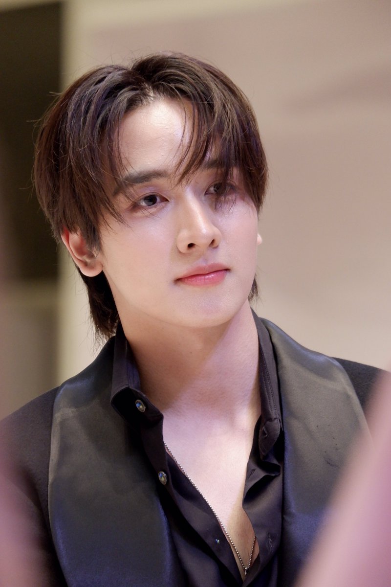 Peak_kongthap_p's tweet photo. Wishing you a smooth workday 💫

 ᯓᡣ𐭩 #KONGTHAPPEAK  ︵ᡣ𐭩
𓏲𑁘  #กองทัพพีค 𓂃 𓈒𖧷 https://t.co/9gCD8PrIXR