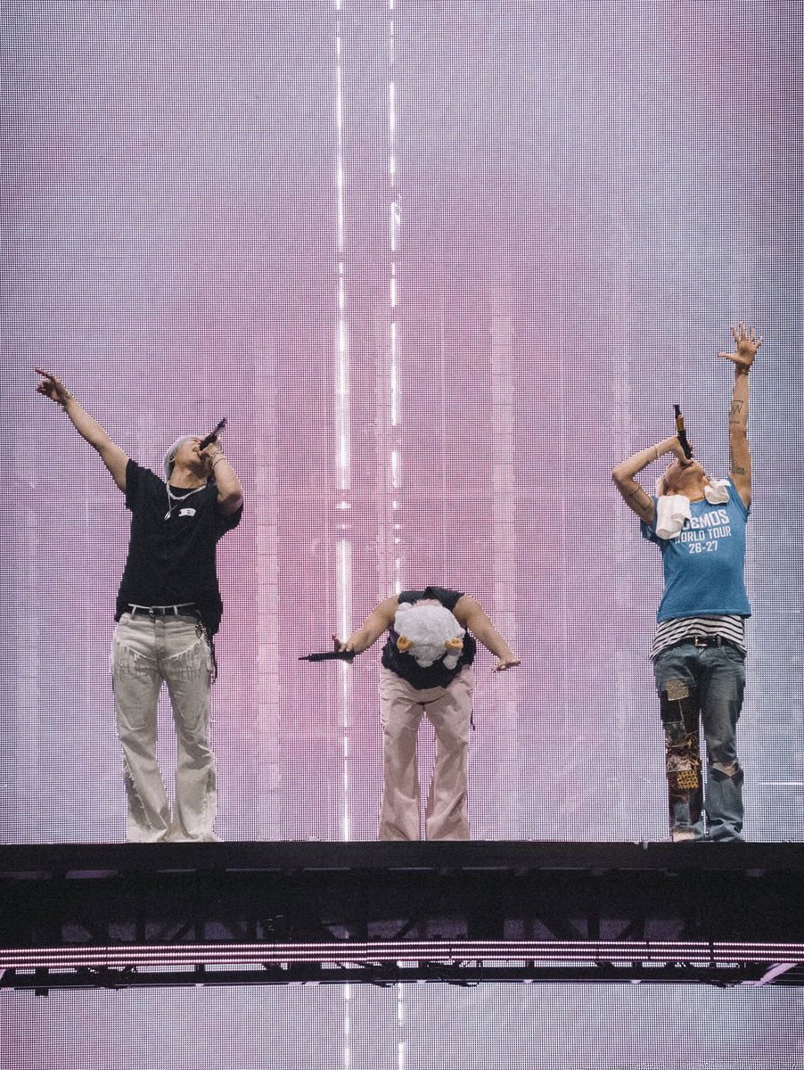 Zoa_Kwon_'s tweet photo. 👑🇫🇷 BIGBANG 2026-2027 WORLD TOUR 〈XX : COSMOS〉 IN PARIS
🐲 ☀️😇
🗓 20.09.2026(KST)
📷 cr. Chen yin(Photographer)
#20YearsWithBIGBANG
#CosmosInParis
#20YearsStillShining
#BIGBANG https://t.co/j2U4IOKyfg