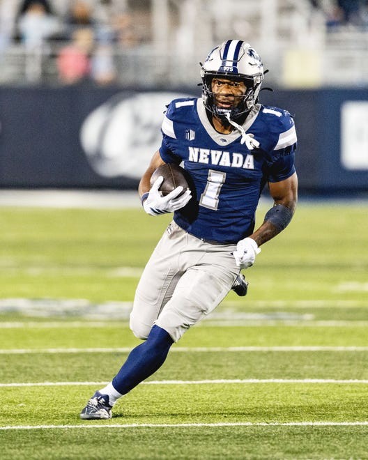 FakeCoachMumme's tweet photo. It's Gameday, set the Wolves free! #MWFB #BattleBorn #BeatUTEP https://t.co/aNXss0Uh9E